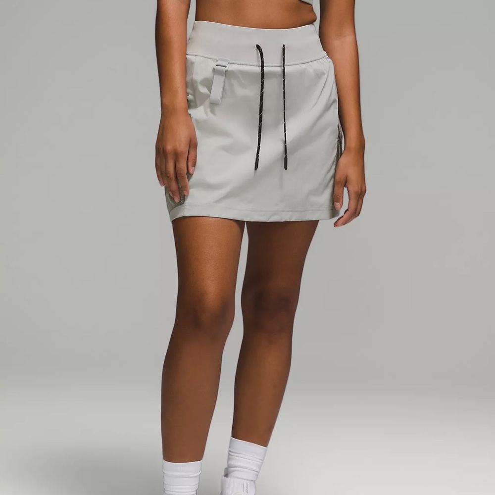 Lululemon Multi Pocket Cargo HR Hiking Skirt / Skort- Seal Grey - Picture 9 of 11